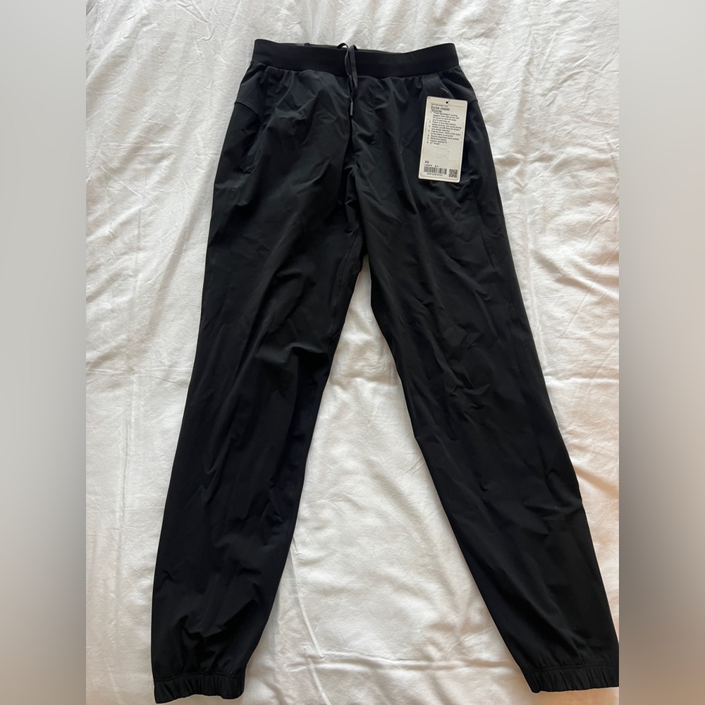 Lululemon joggers - short in xs
